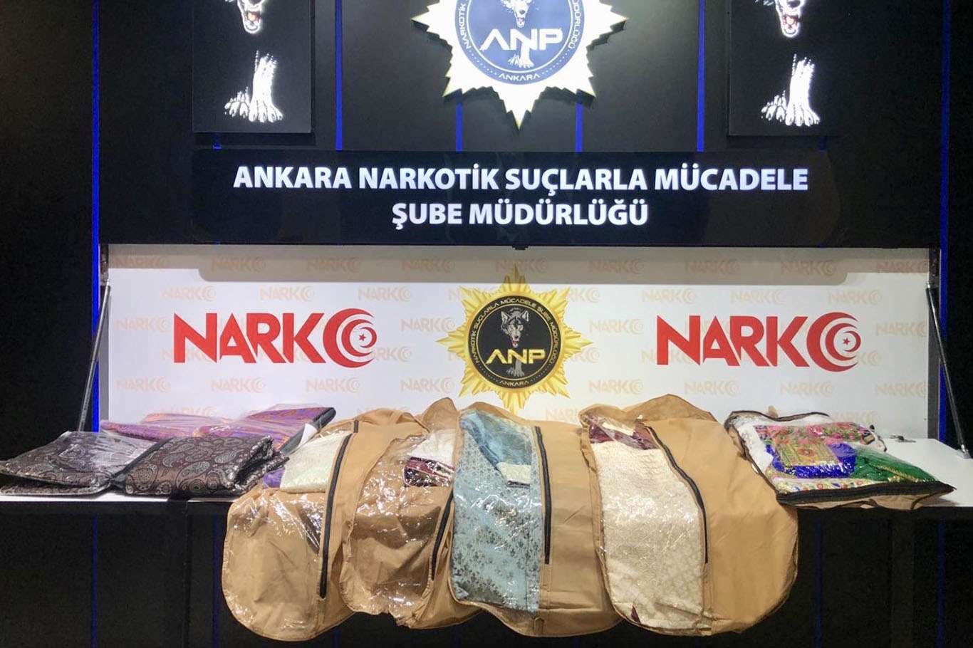 Kargo şirketinde 17 kilogram baz morfin ele geçirildi Kargo şirketinde 17 kilogram baz morfin ele geçirildi